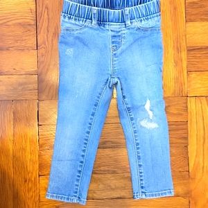 Never worn Gap destruction jeans size 2T